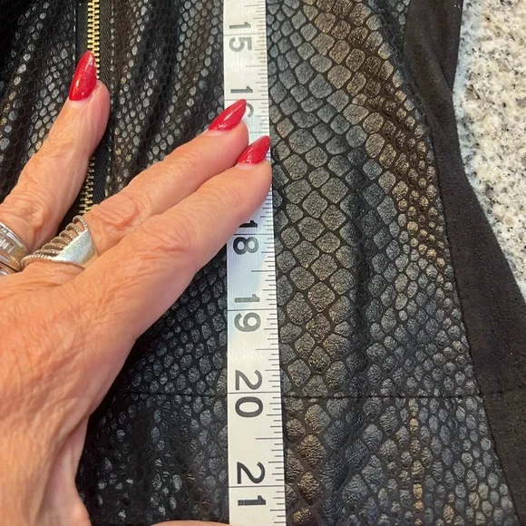 #230 Bali Black Blazer with Gold Details. Size XL - Picture 9 of 9